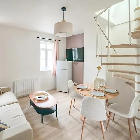 Stylish Duplex - 250m - New Apartment *