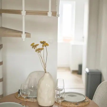 Stylish Duplex - 250m - New Apartment *